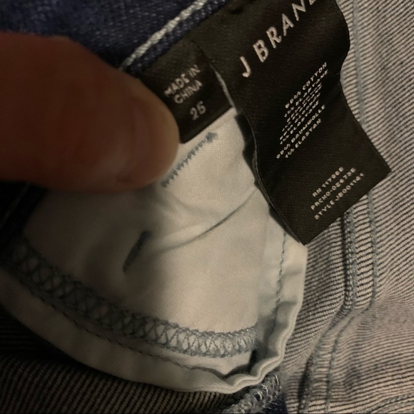 J Brand Mid-Rise Straight Leg Jeans in Utopia Wash - Picture 7 of 8